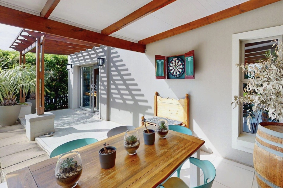 3 Bedroom Property for Sale in Kraaibosch Western Cape